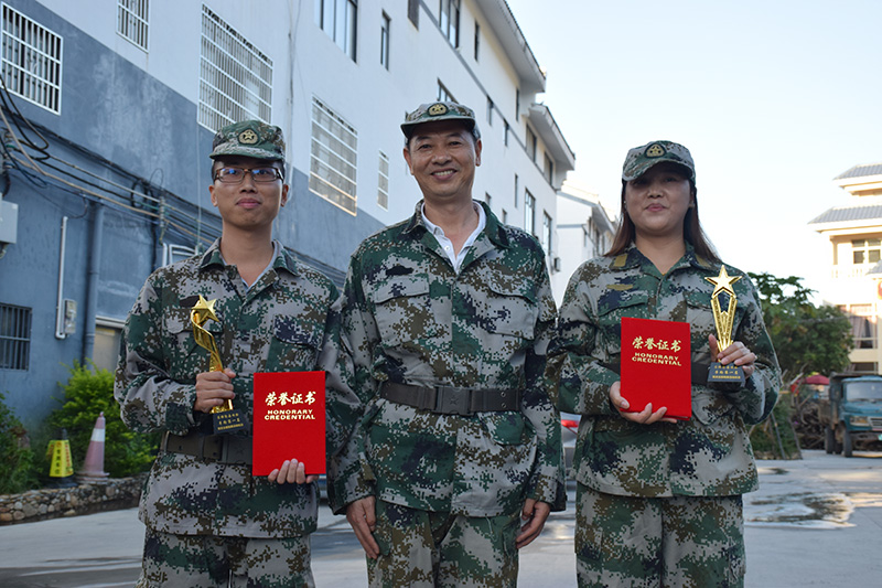 华体会体育园区党委举办了以“不忘初心·牢记使命”为主题的主题党日活动