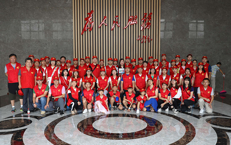 华体会体育党支部响应号召参加垃圾分类普及推广工作