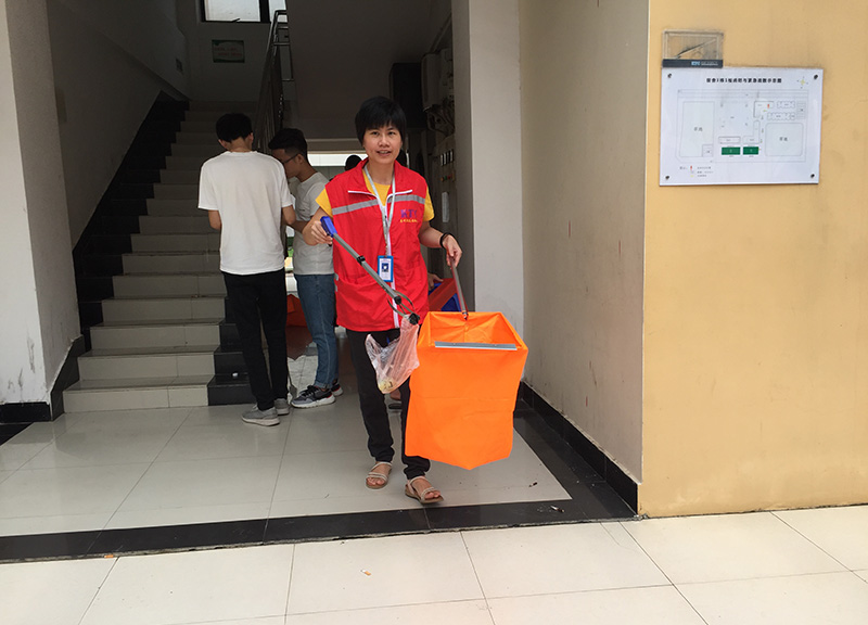 “志愿服务在行动 文明花香满华体会体育” —记惠州华体会体育“讲文明 爱卫生”志愿服务活动